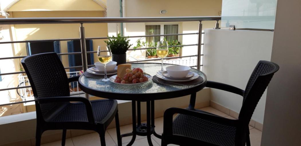 Filora Apartment In The City Center Iraklion Buitenkant foto